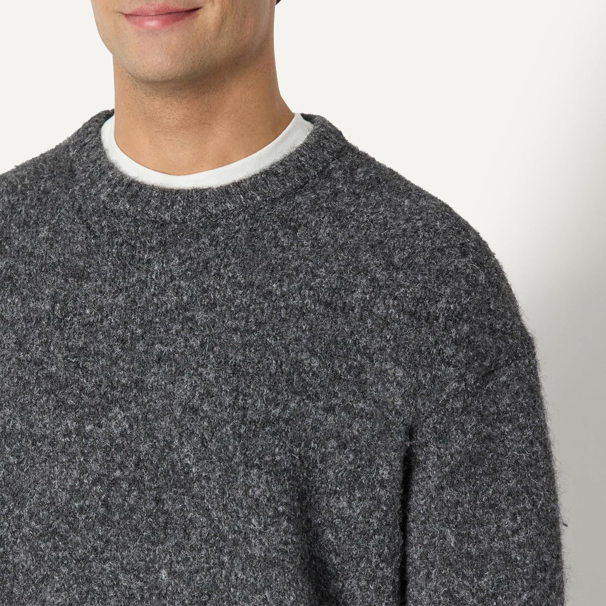 Amazon Essentials Men's Relaxed-Fit Faux Mohair Crewneck Pullover Sweater, Ribbed, Wool Blend, Heavyweight